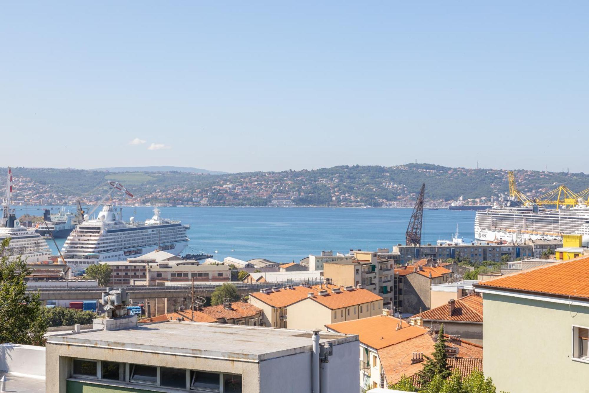 Appartamento The Black Swan Trieste Esterno foto